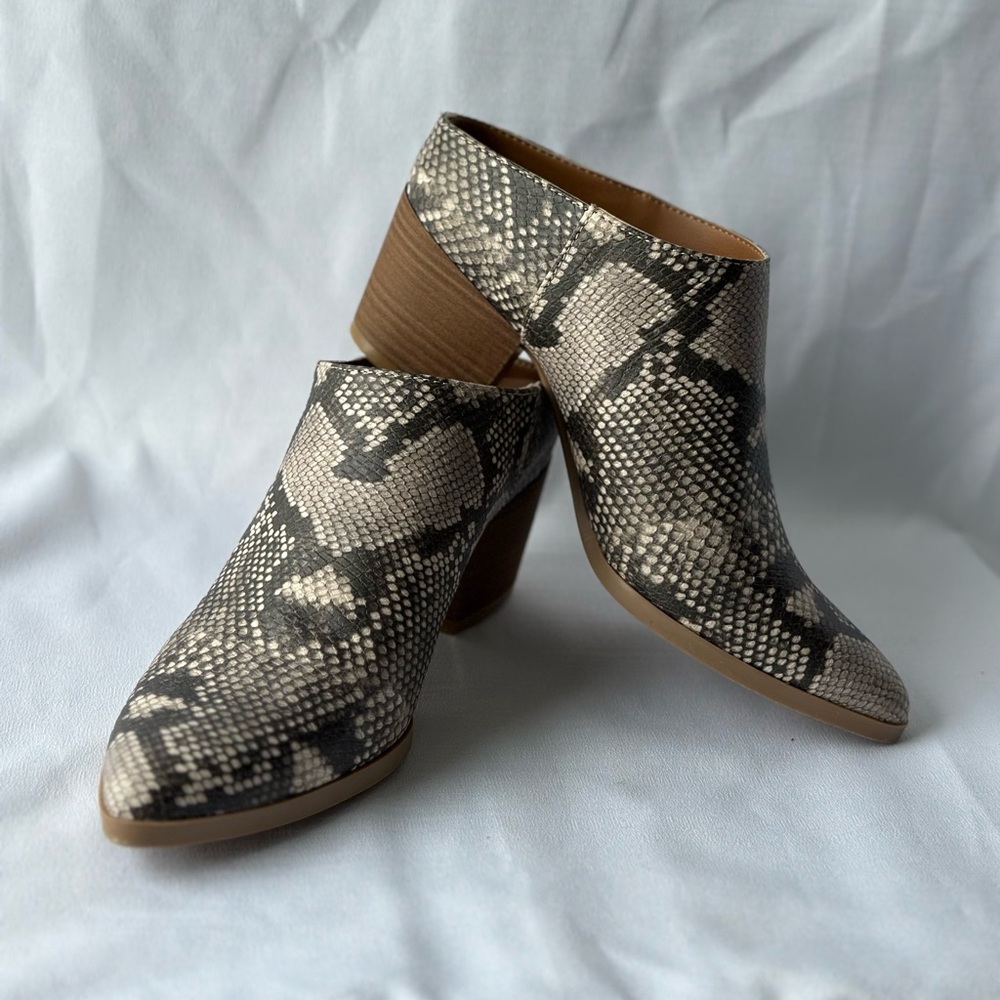 Universal Thread Makana Mule